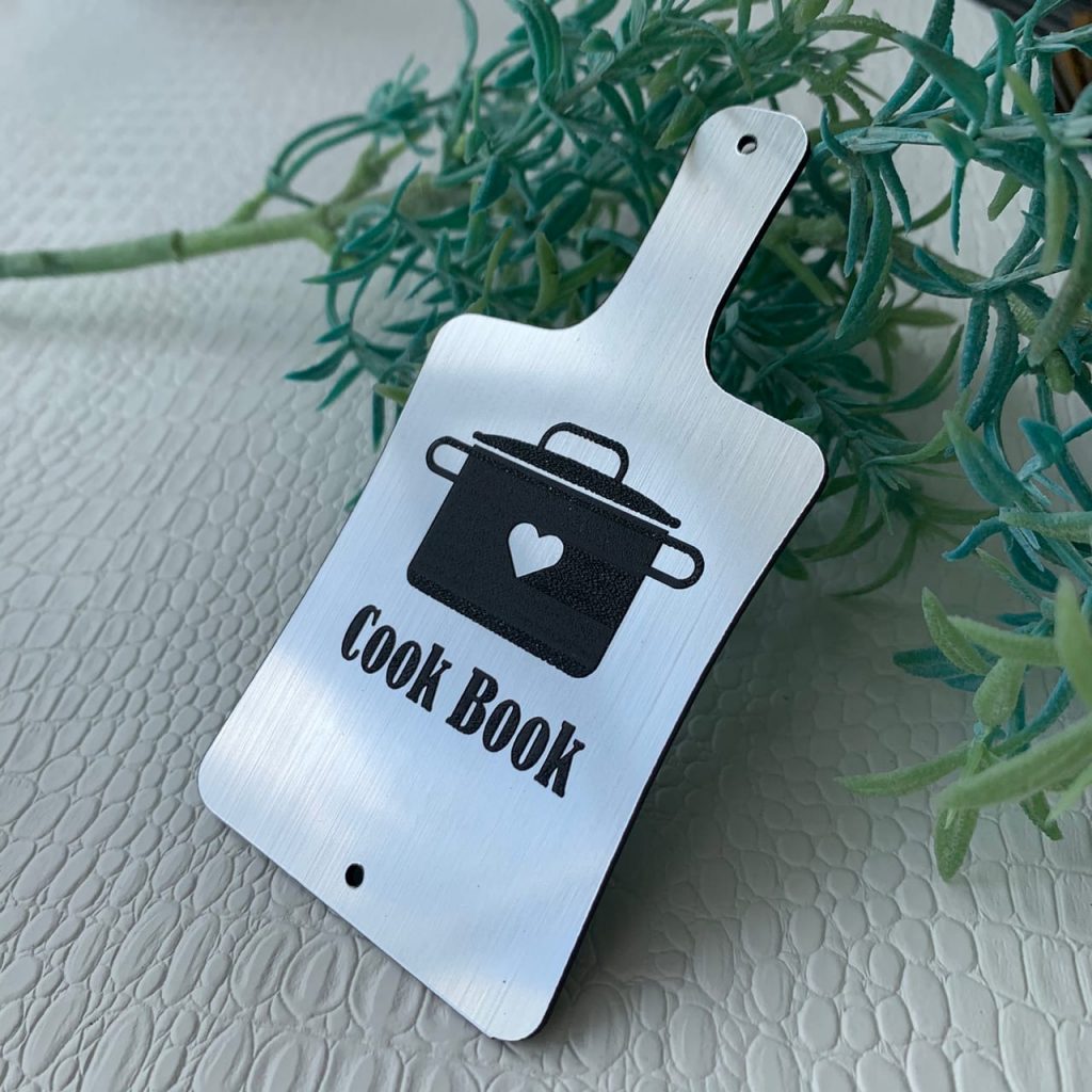 Табличка из пластика досочка "Cook Book" Серебро