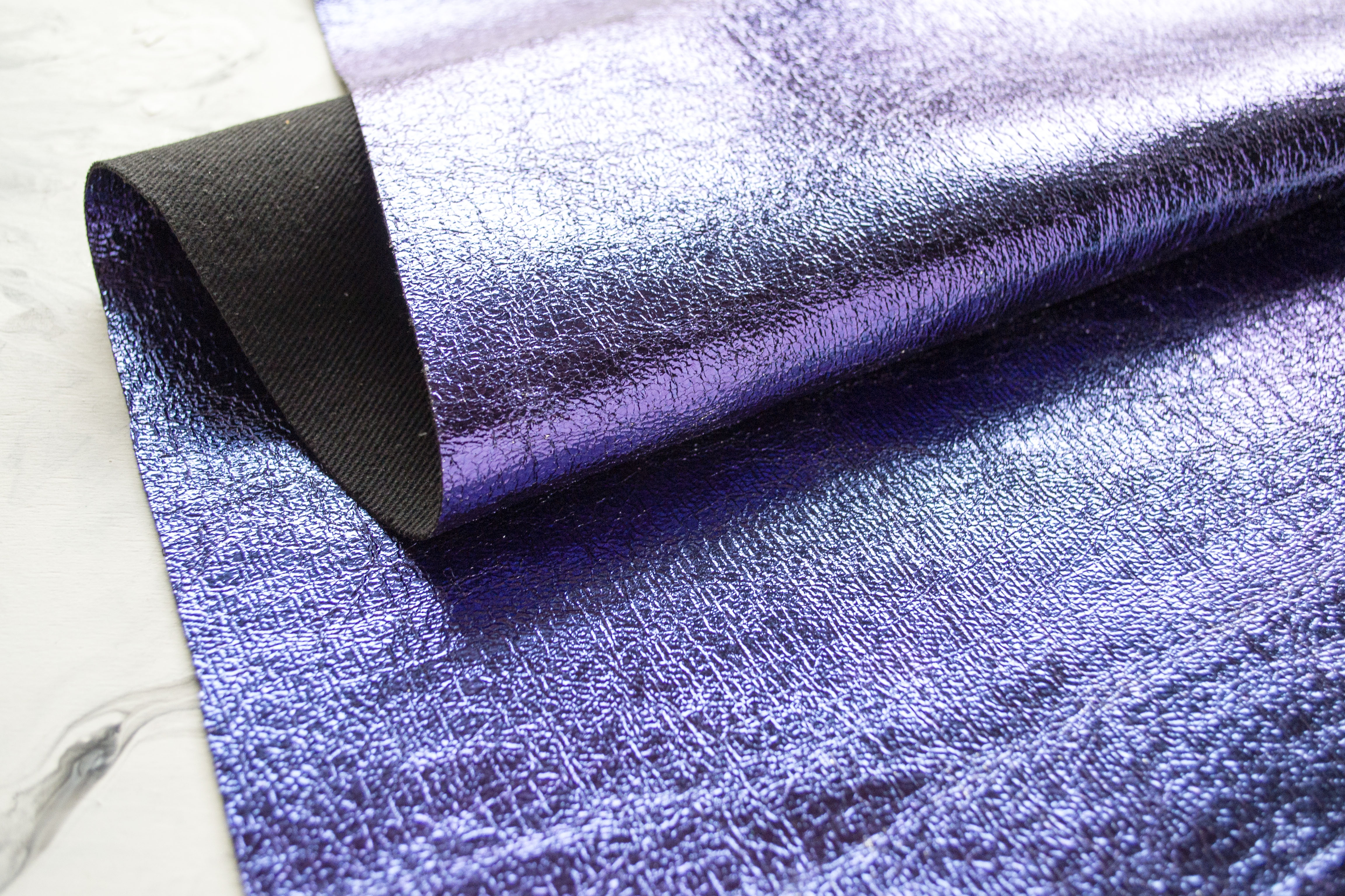 Кожзам на тканевой основе с фольгированным покрытием, Фиолетовый, 35х65 см