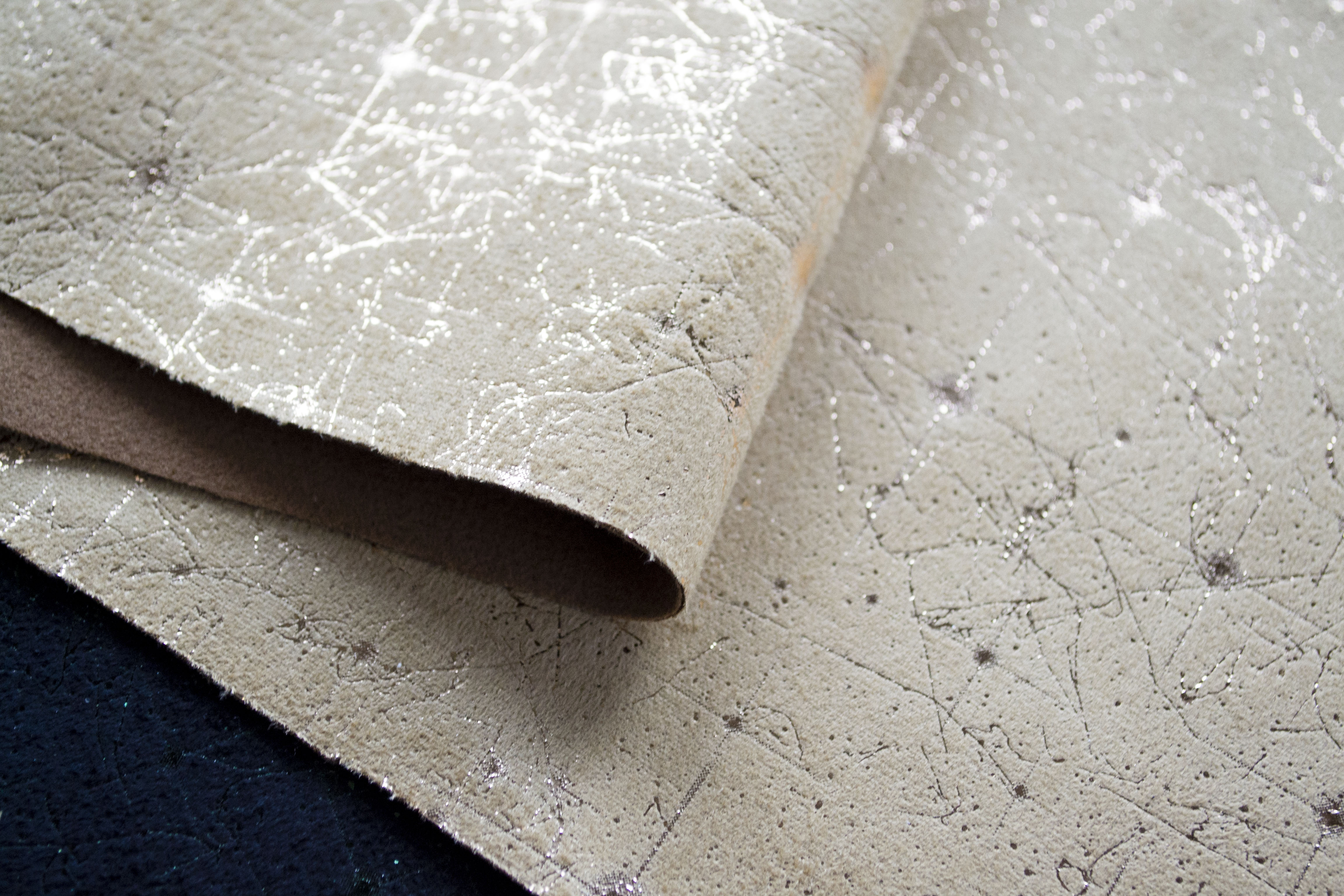 Флисовая ткань с фольгированием "Паутинка", Беж+золото, 50х70 см