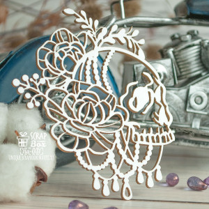 Чипборд череп с цветами и бусами Ha-031, от ScrapBox