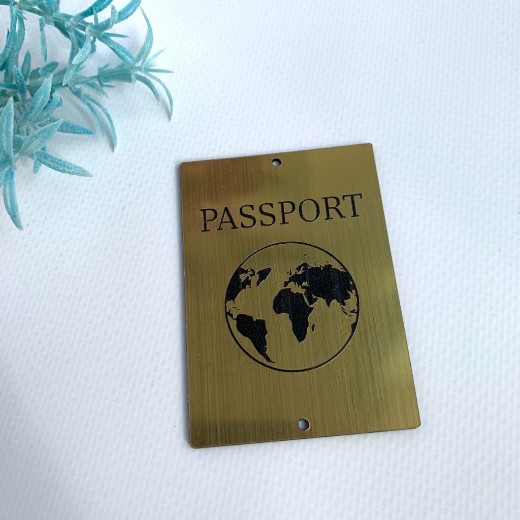 Табличка из пластика "Passport" с земным шаром Золото