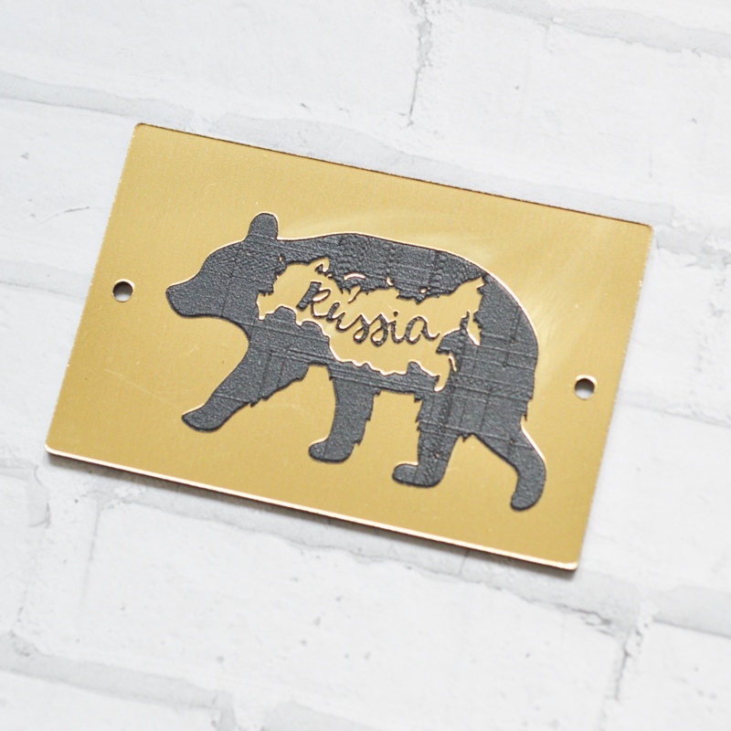Табличка из пластика "Russia" с медведем Золото